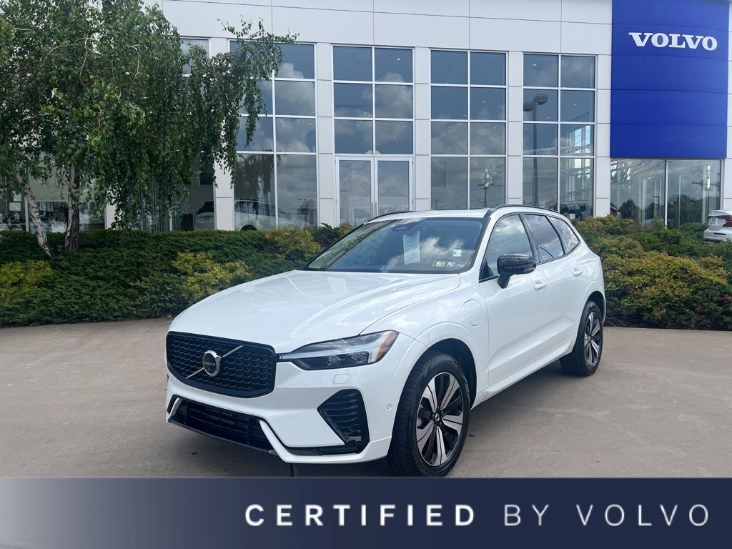 2025 Volvo XC60 T8 Plus Dark AWD's photo