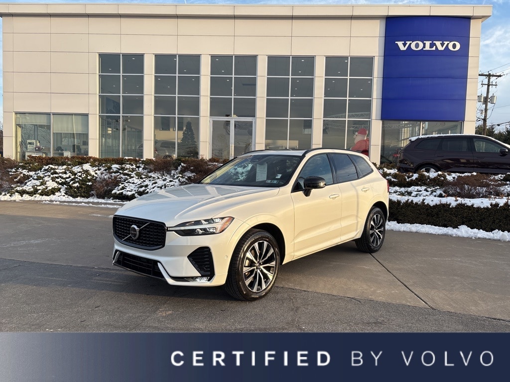 2025 Volvo XC60 Plus's photo