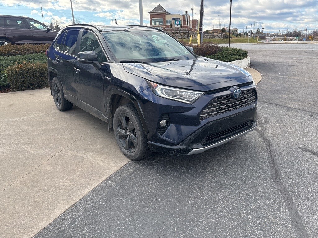 2021 Toyota RAV4 Hybrid XSE photo 3