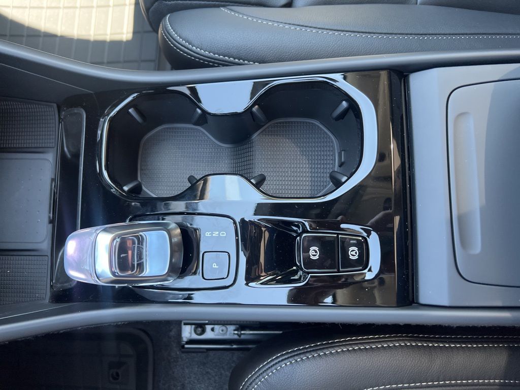 2026 Volvo XC40 Ultra - Photo 24