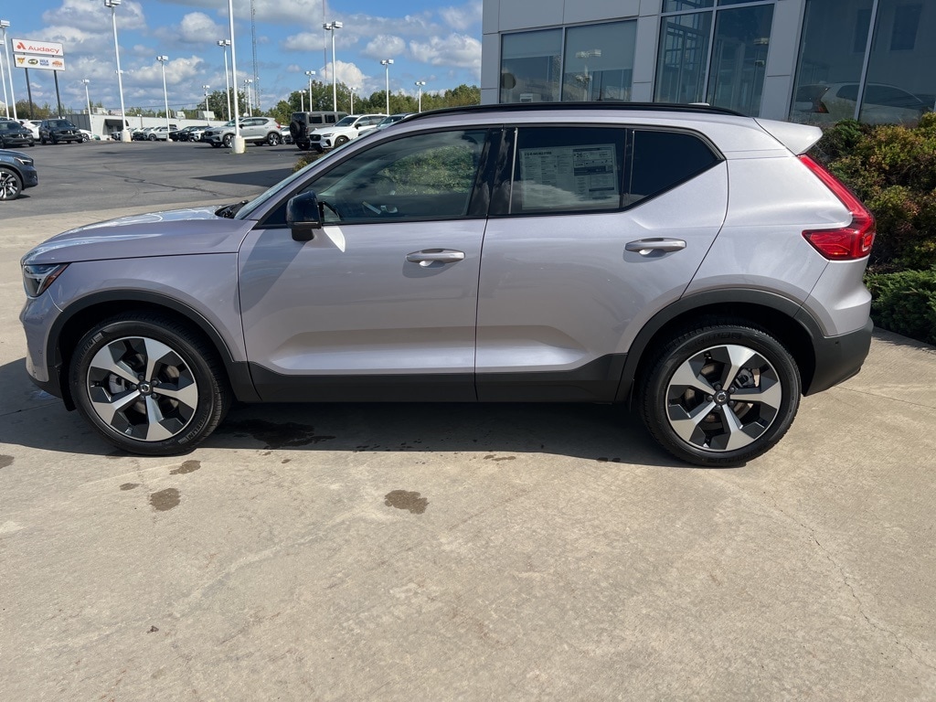 New 2026 Volvo XC40 B5 Plus SUV