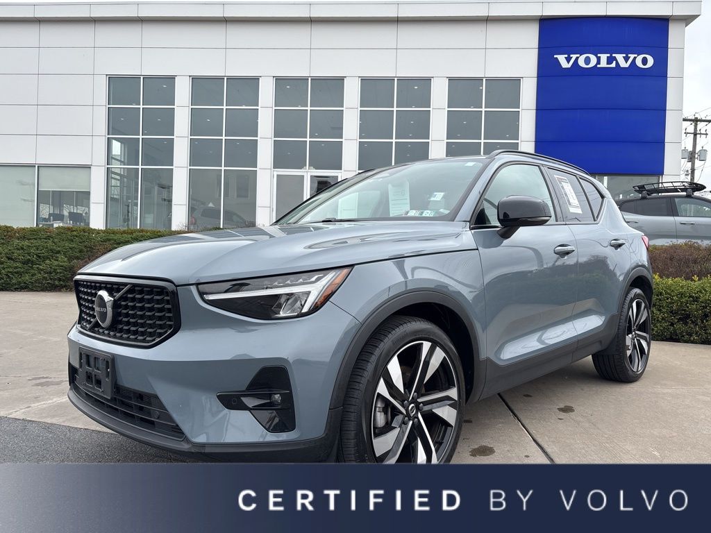 2023 Volvo XC40 SUV 