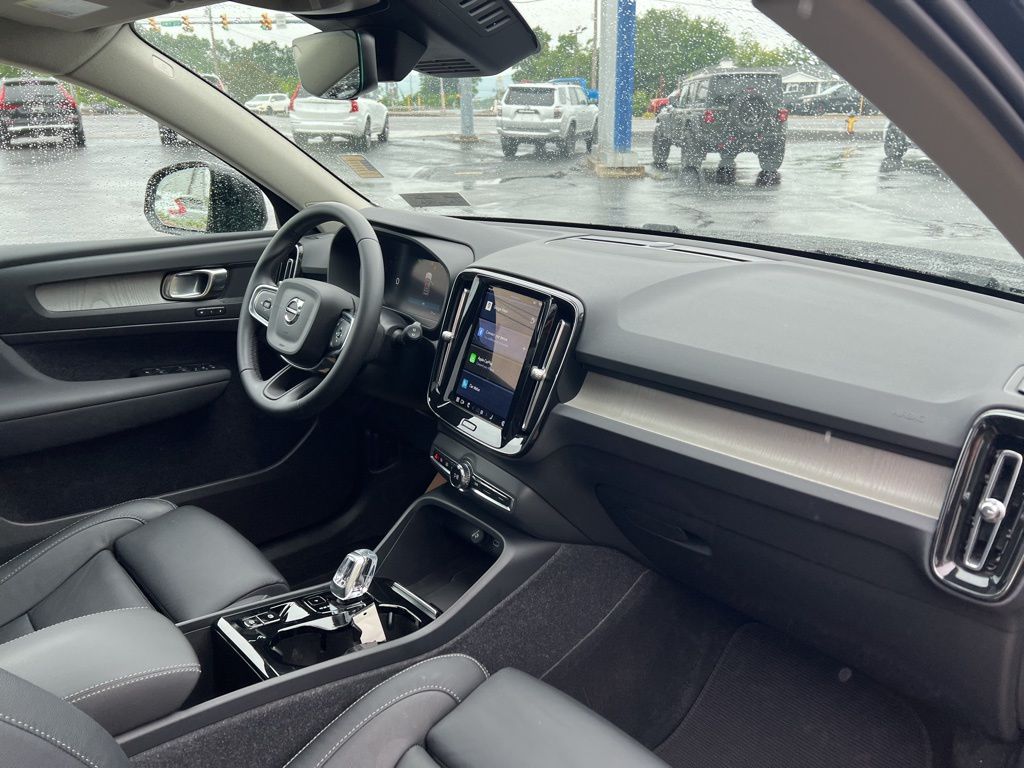2023 Volvo XC40 Plus - Photo 35