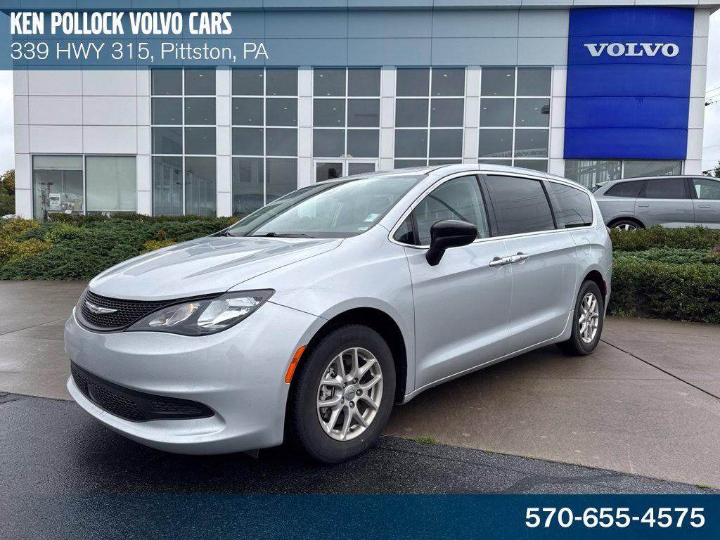 2024 Chrysler Voyager LX