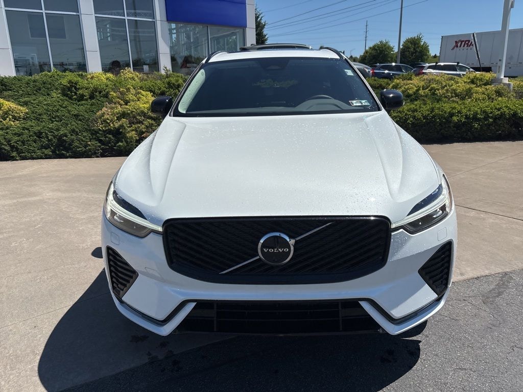 New 2026 Volvo XC60 B5 Plus SUV
