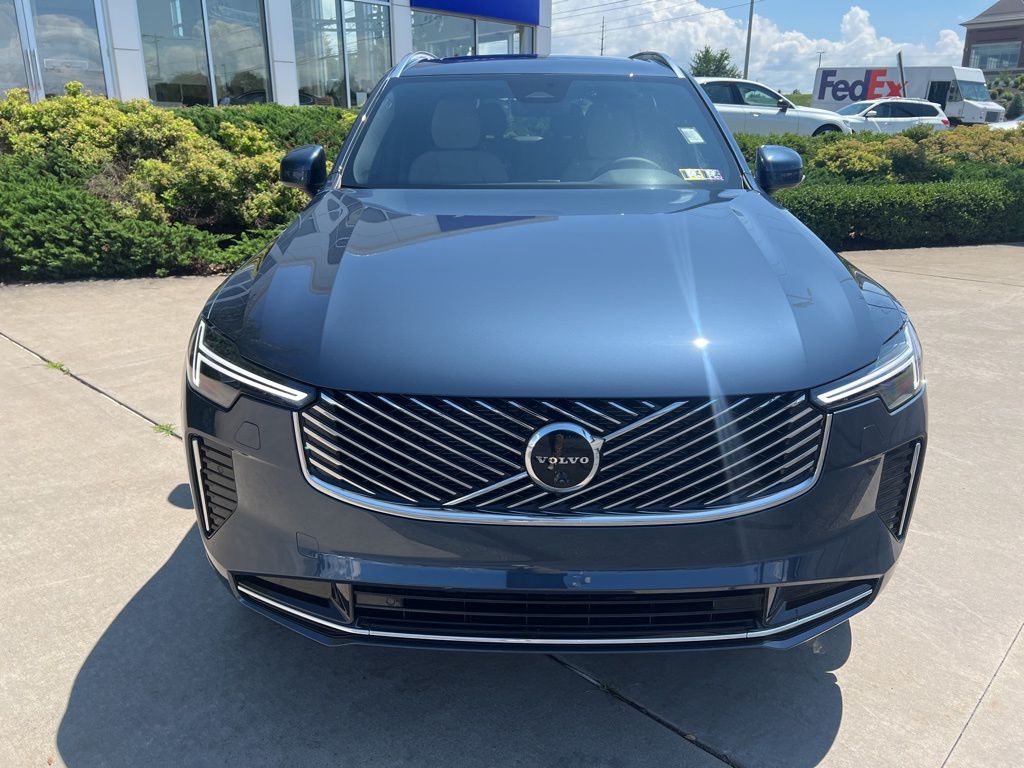 2026 Volvo XC90 Plus - Photo 8