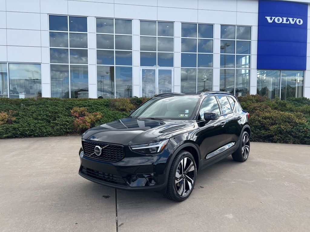 New 2026 Volvo XC40 B5 Ultra SUV
