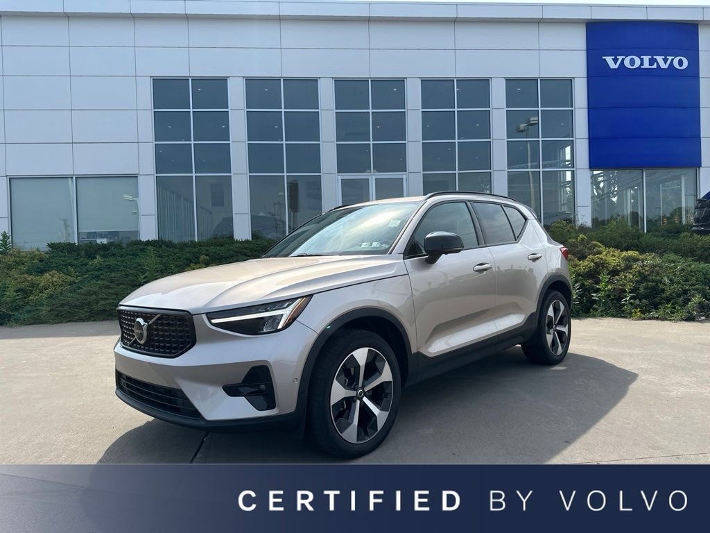 Used 2024 Volvo XC40 B5 Plus Dark Theme SUV