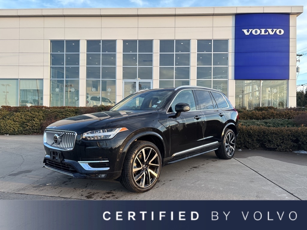 2023 Volvo XC90 Plus's photo