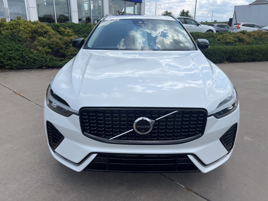 2025 Volvo XC60 Plus - Photo 8
