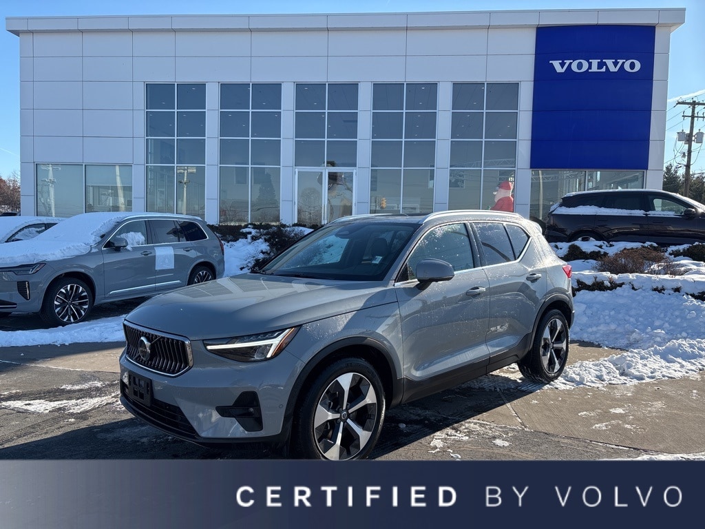 2025 Volvo XC40 Plus's photo