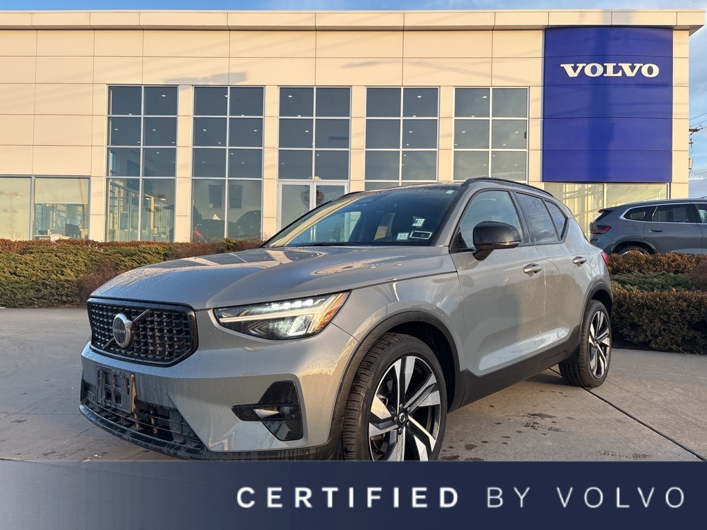 2023 Volvo XC40 SUV 