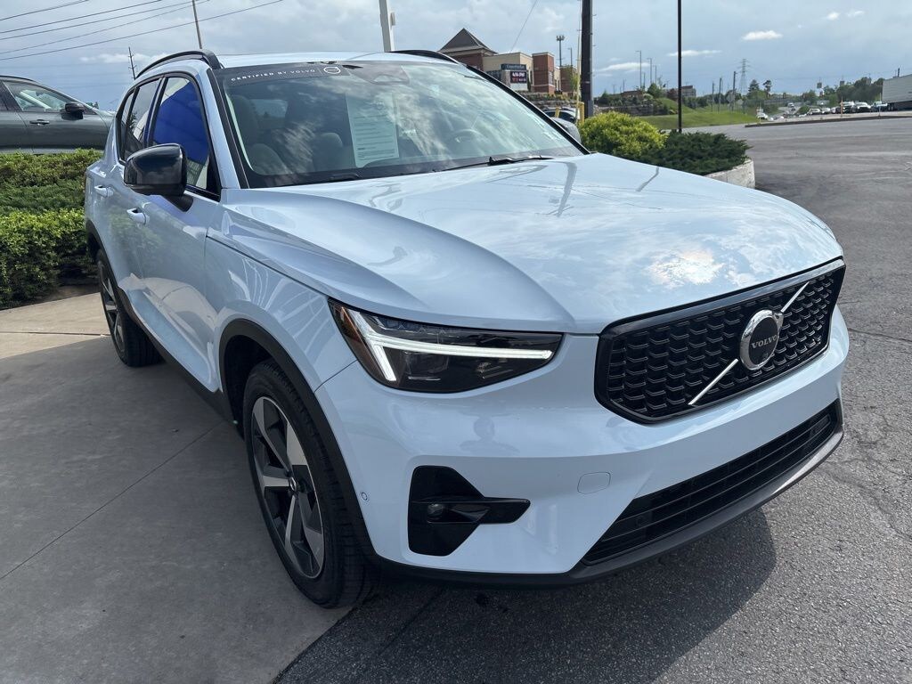 Certified 2026 Volvo XC40 B5 Plus SUV