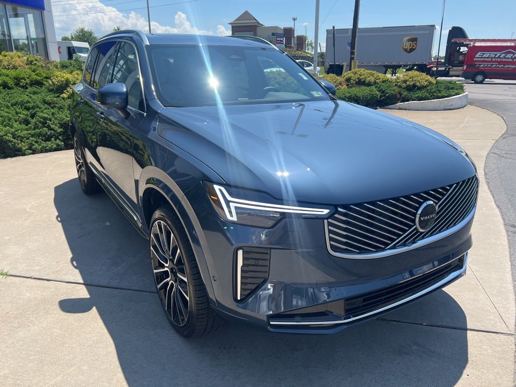 2026 Volvo XC90 Plus - Photo 7