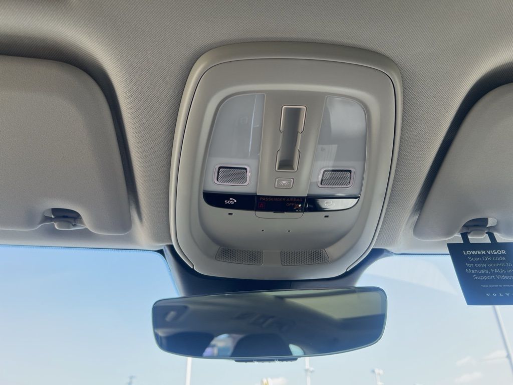 2025 Volvo XC60 Plus - Photo 26