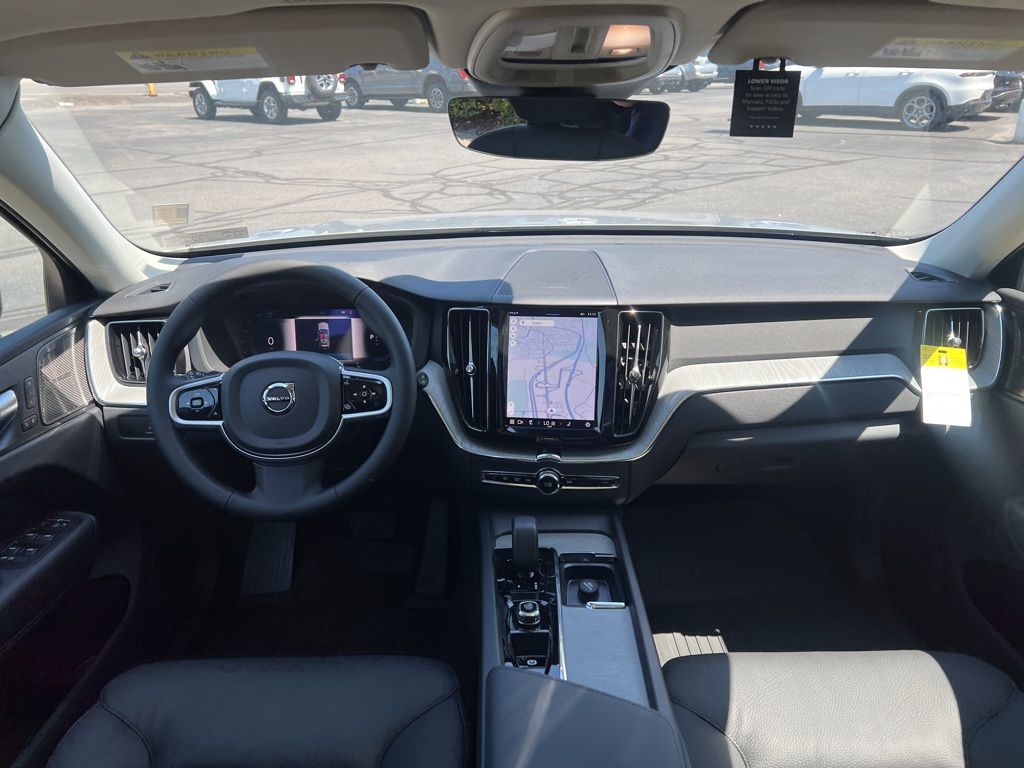 2025 Volvo XC60 Plus - Photo 31