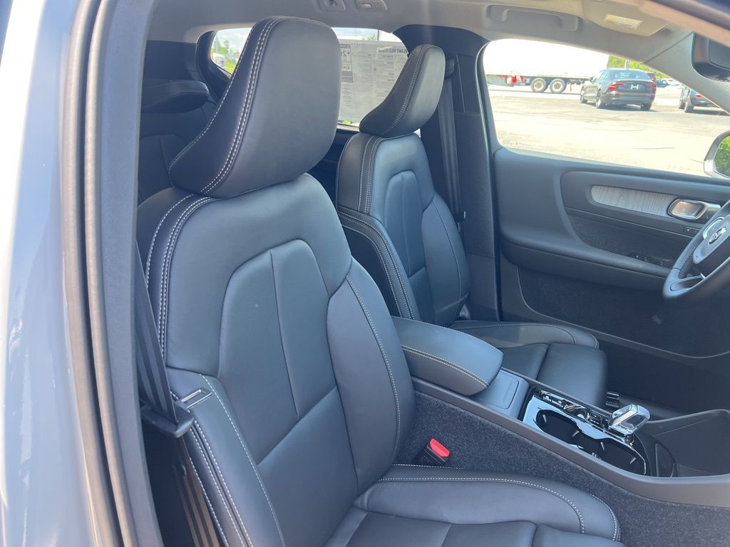 2026 Volvo XC40 Ultra - Photo 37
