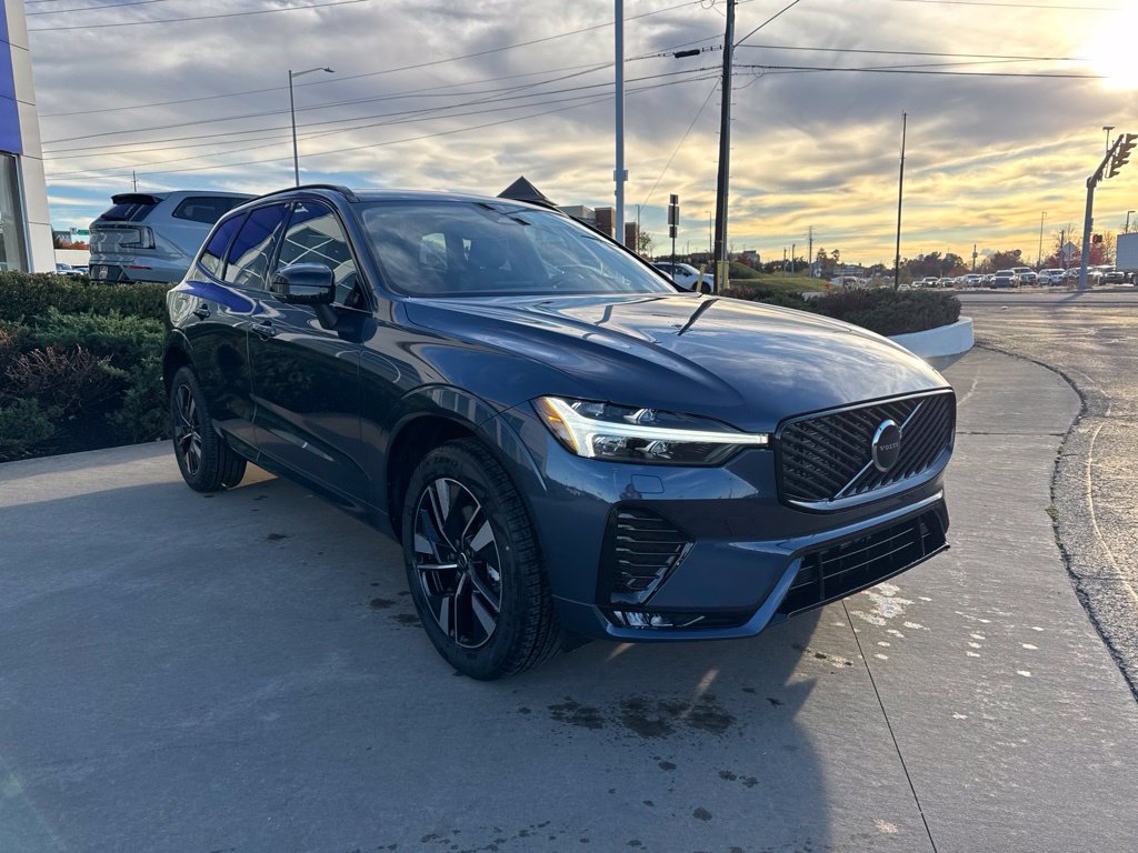 New 2027 Volvo XC60 B5 Core SUV
