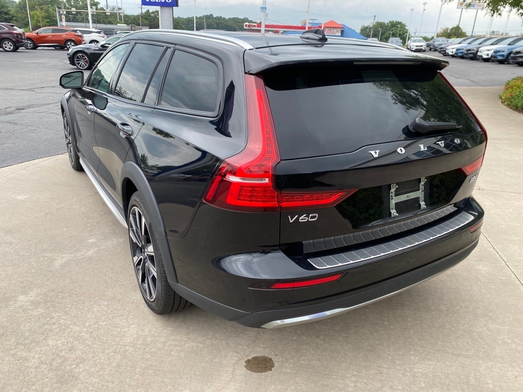 Certified 2023 Volvo V60 Cross Country Ultimate with VIN YV4L12WC5P2112487 for sale in Pittston, PA