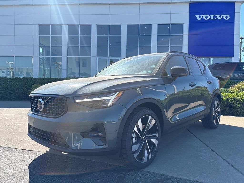 New 2026 Volvo XC40 B5 Ultra SUV