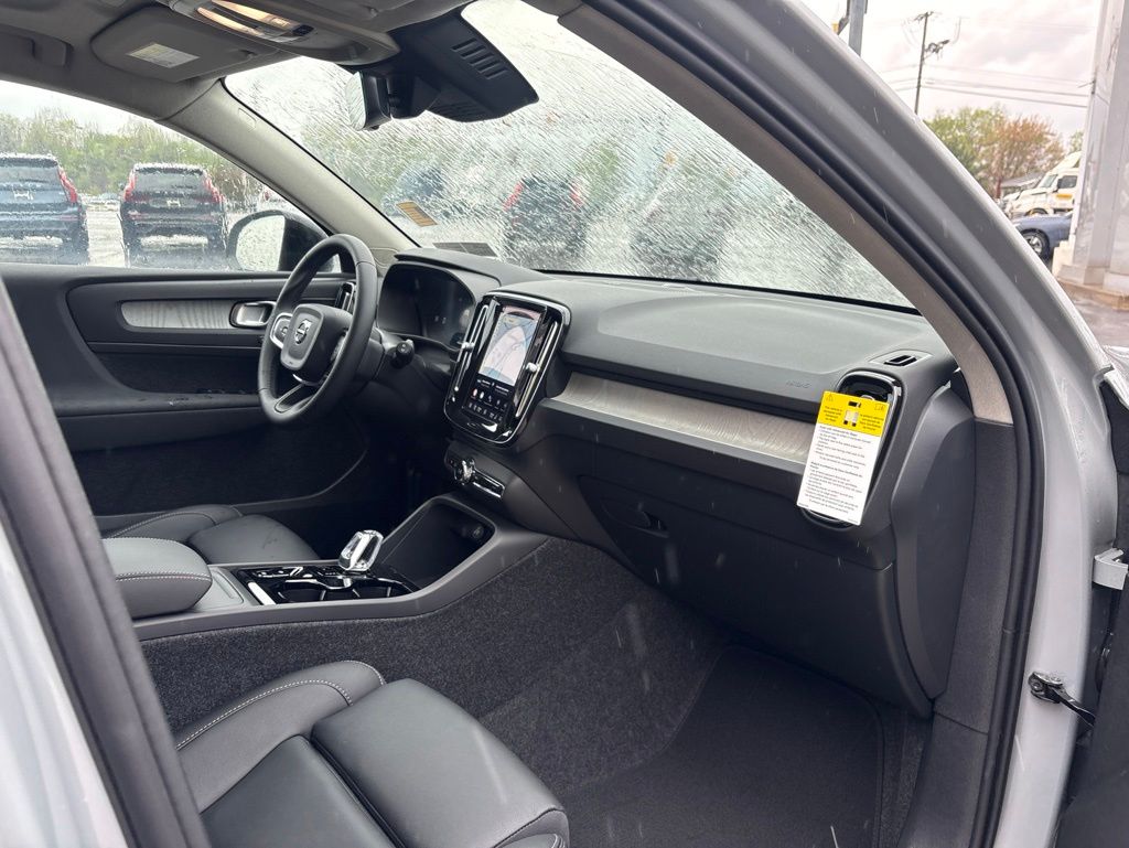 2026 Volvo XC40 Ultra - Photo 41