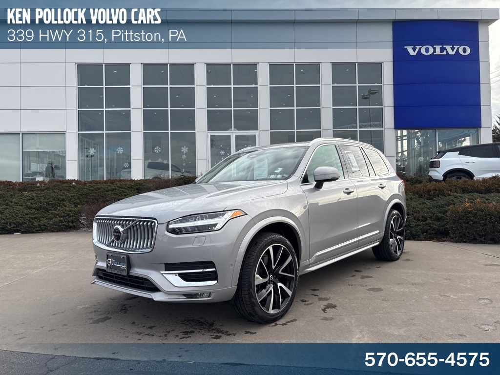 2023 Volvo XC90 Plus's photo