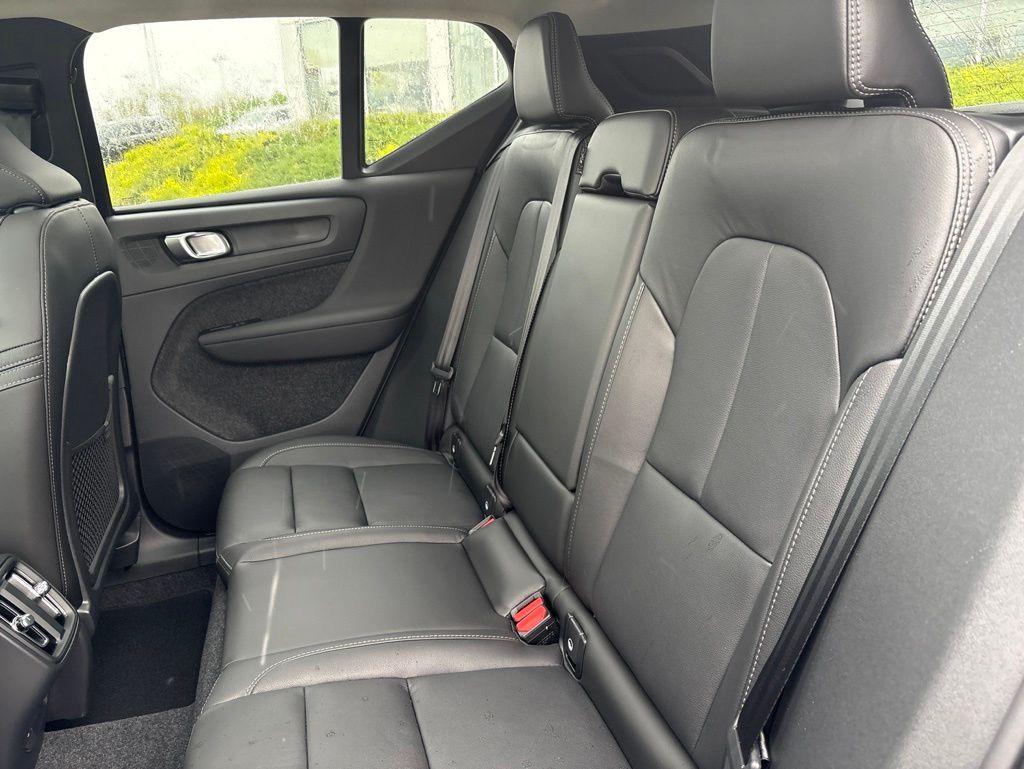 2026 Volvo XC40 Ultra - Photo 36