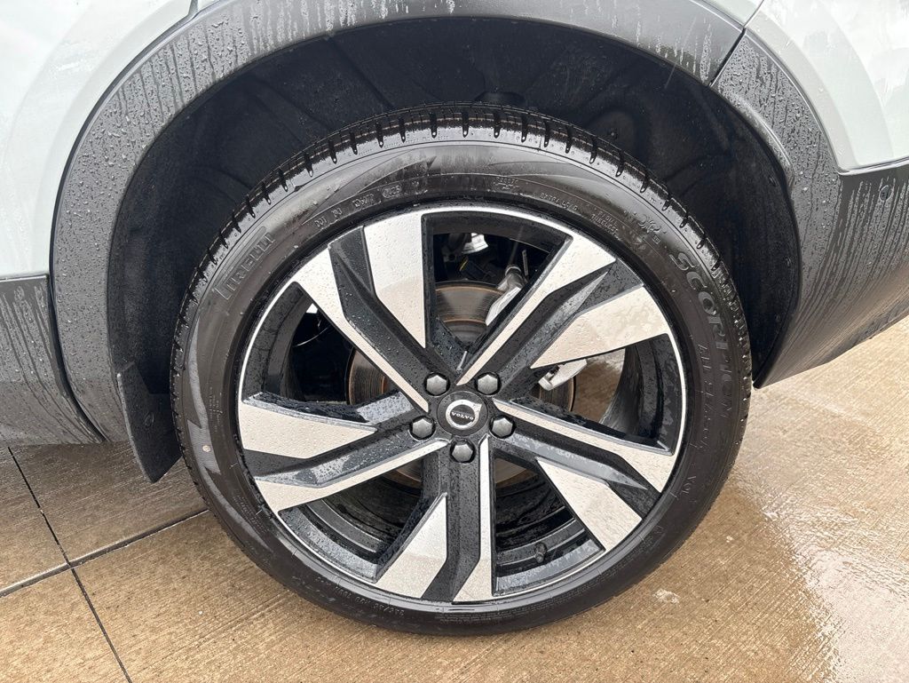 2026 Volvo XC40 Ultra - Photo 14