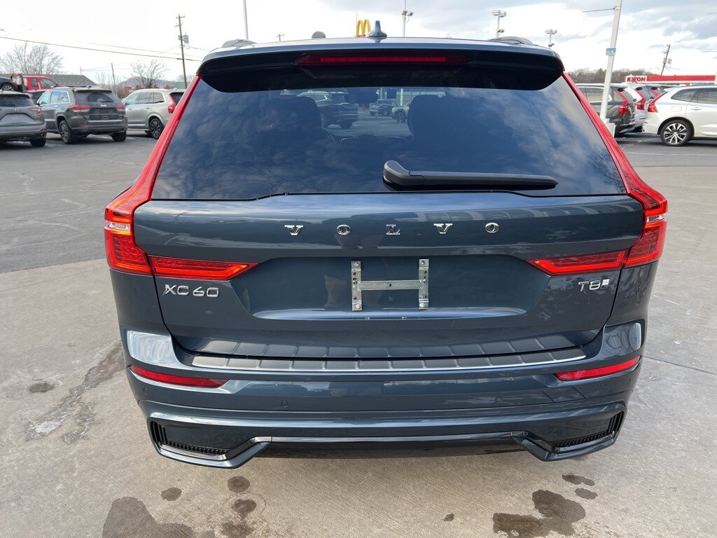 2025 Volvo XC60 T8 Plus photo 4