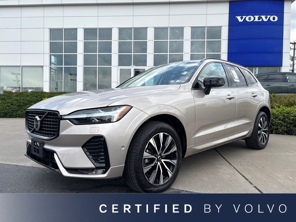 2023 Volvo XC60 B5 Plus Dark Theme AWD's photo