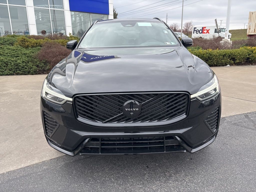 New 2026 Volvo XC60 B5 Ultra Black Edition SUV