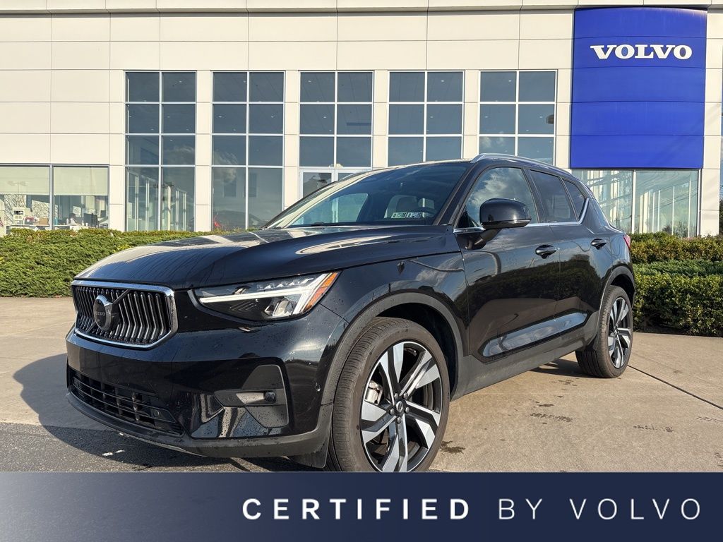 2023 Volvo XC40 SUV 