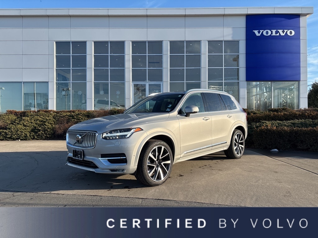 2023 Volvo XC90 Plus's photo