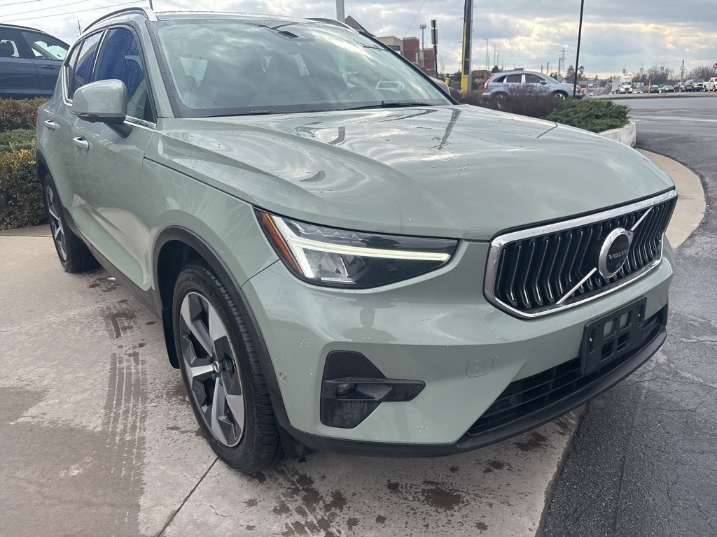 Certified 2023 Volvo XC40 B5 Plus Bright Theme SUV