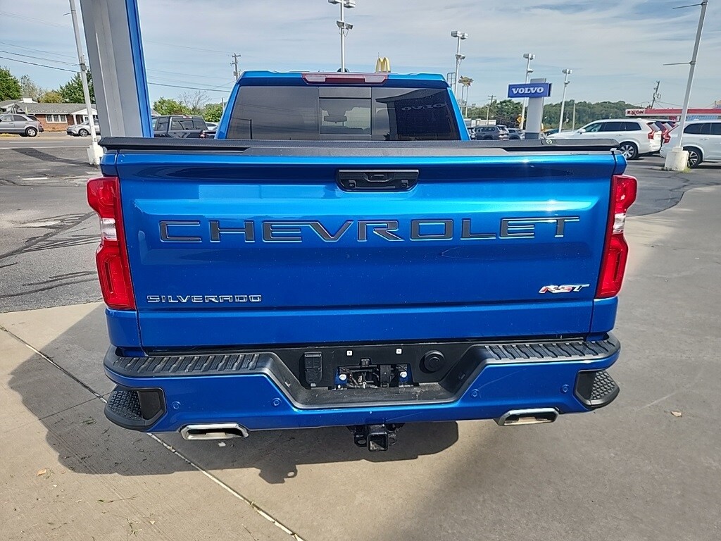 2022 Chevrolet Silverado 1500 RST photo 2