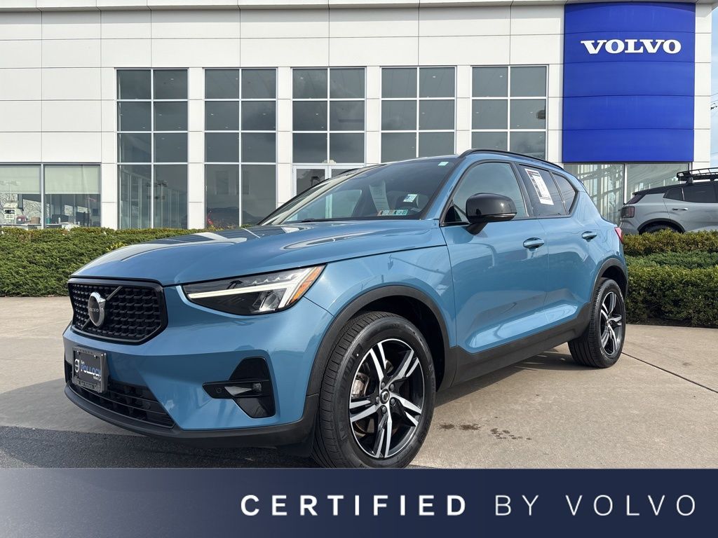 2023 Volvo XC40 SUV 