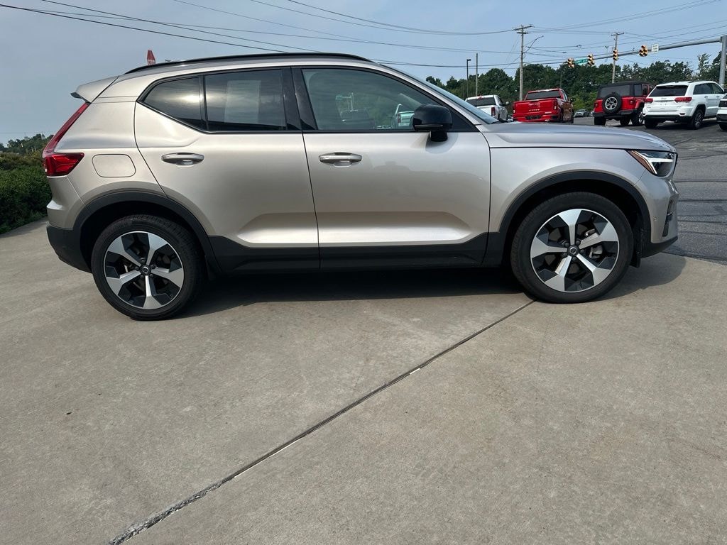 Used 2024 Volvo XC40 B5 Plus Dark Theme SUV