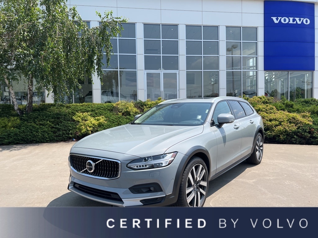2025 Volvo V90 Cross Country Wagon 