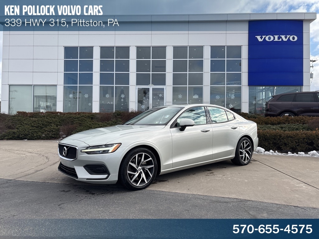 2019 Volvo S60 Momentum's photo
