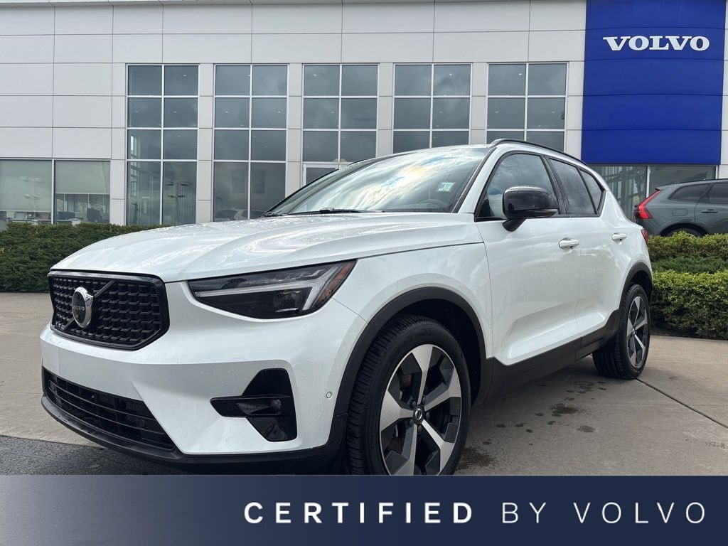 Certified 2026 Volvo XC40 B5 Plus SUV