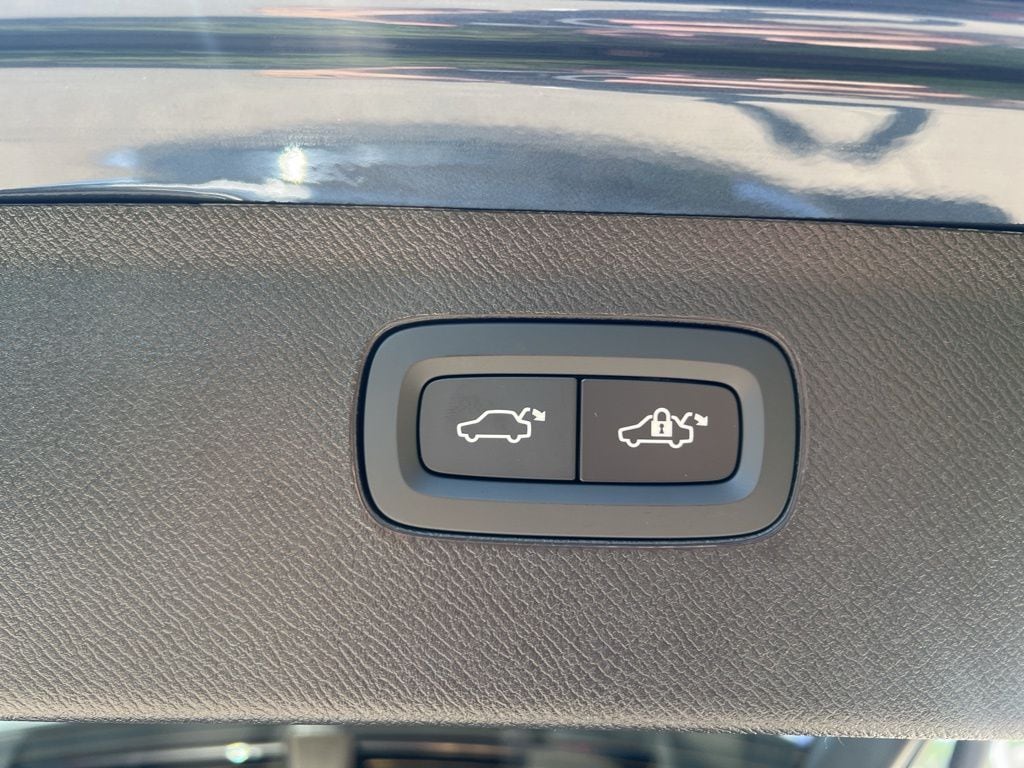 2026 Volvo XC90 Plus - Photo 34
