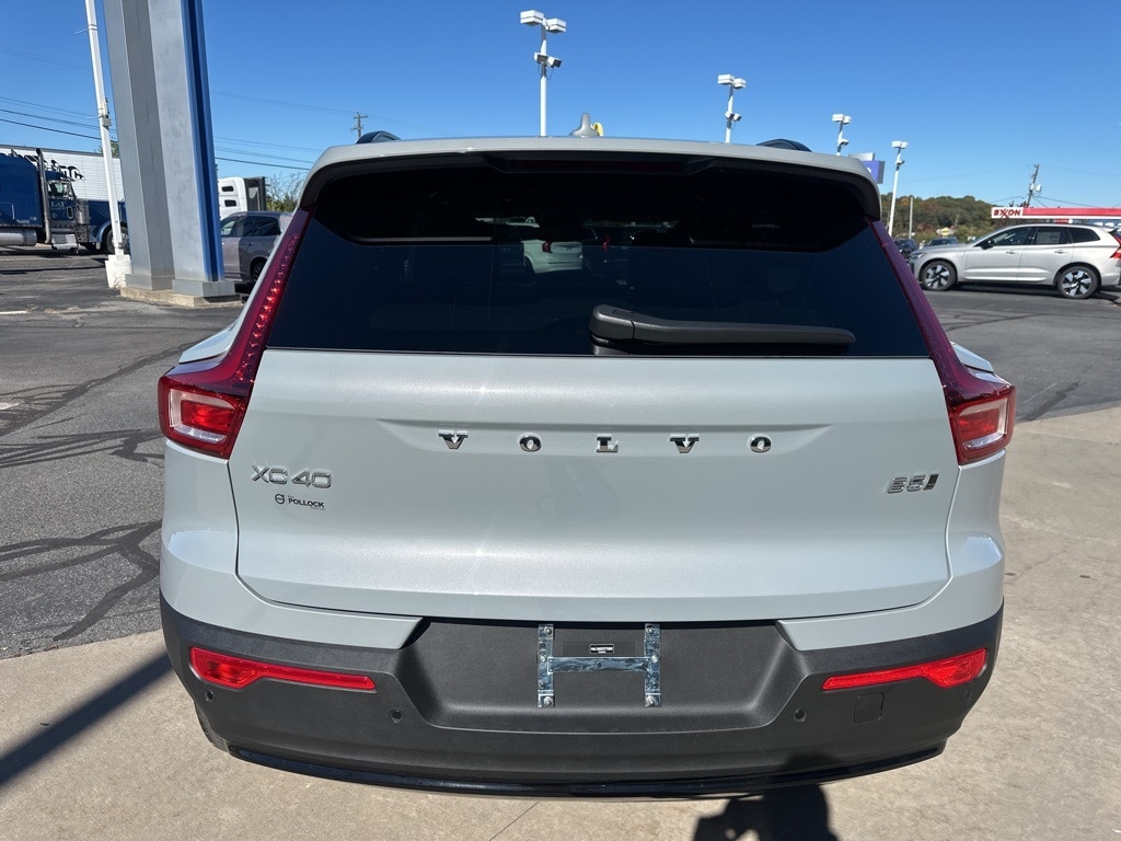 New 2026 Volvo XC40 B5 Plus SUV