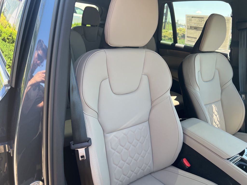 2026 Volvo XC90 Plus - Photo 40