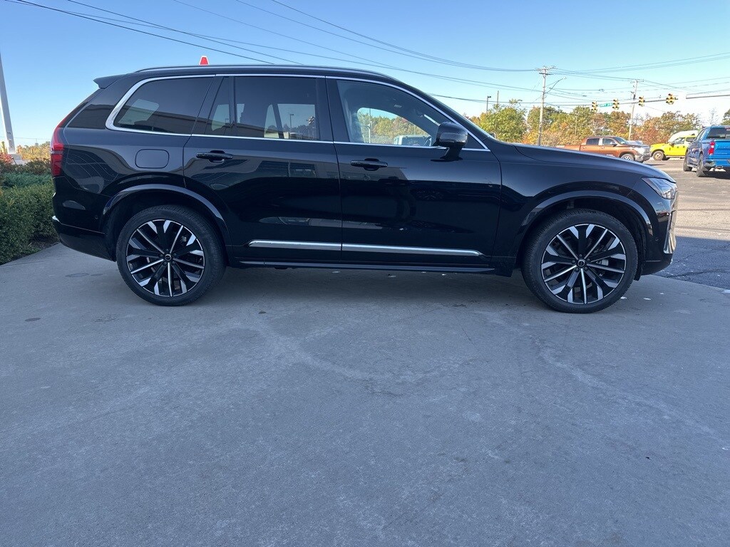 2025 Volvo XC90 Plus photo 4