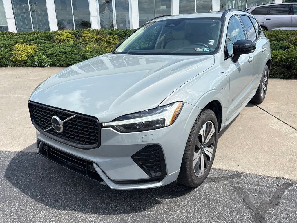 Certified 2025 Volvo XC60 Plug-In Hybrid T8 Core SUV