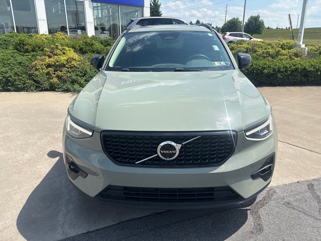 Used 2024 Volvo XC40 B5 Plus Dark Theme SUV