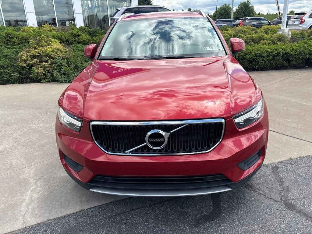 Used 2020 Volvo XC40 Momentum SUV