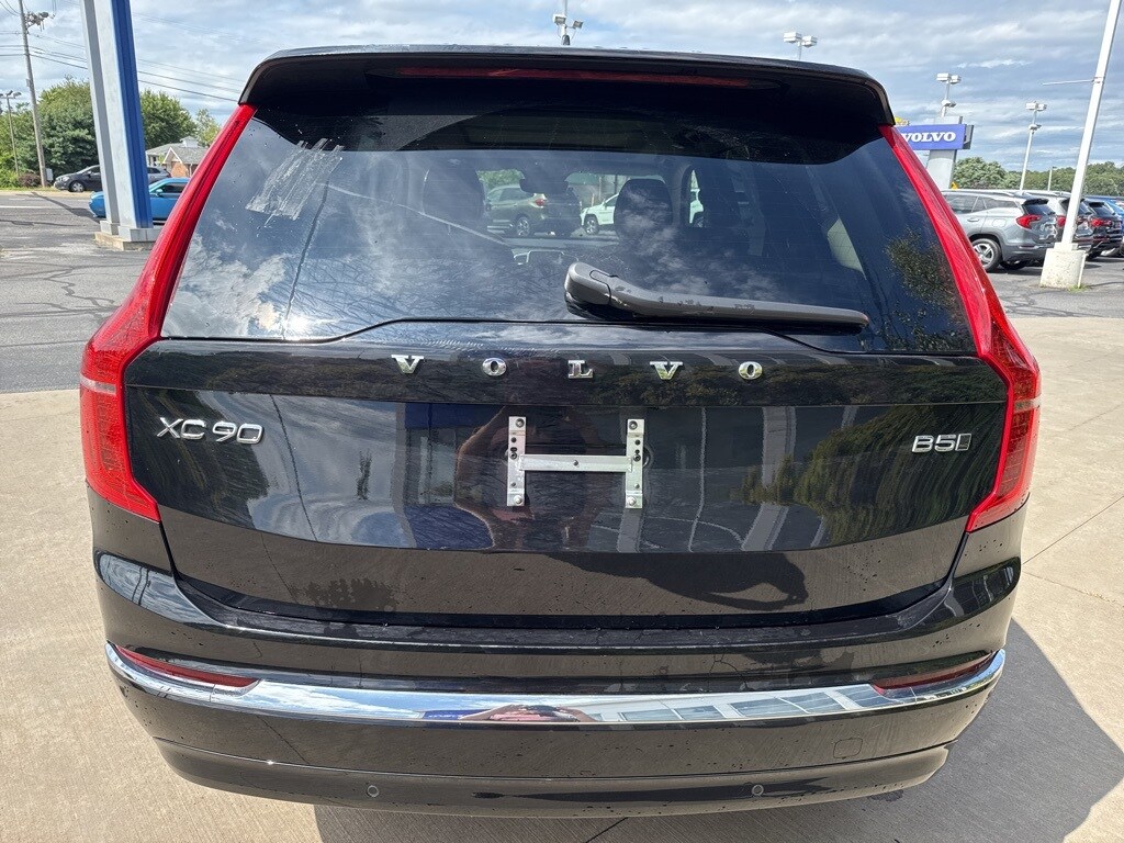 2025 Volvo XC90 B5 Core photo 3