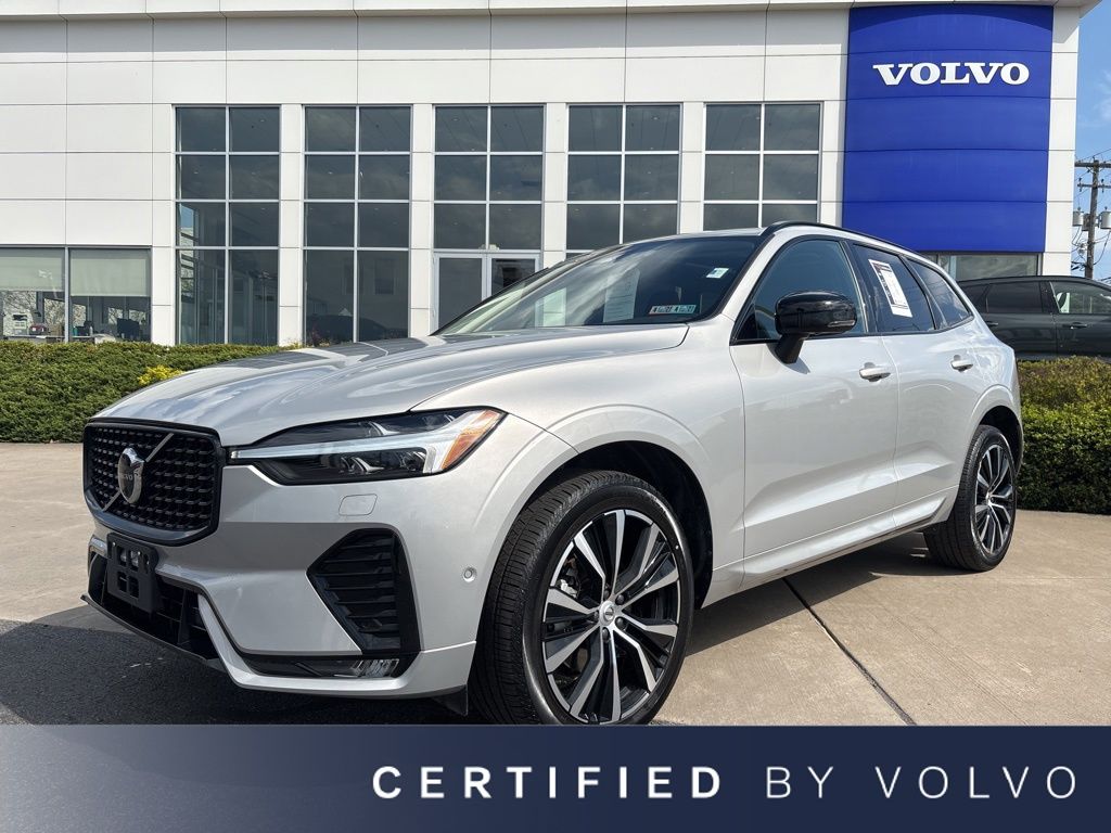 2025 Volvo XC60 B5 Plus Dark AWD's photo