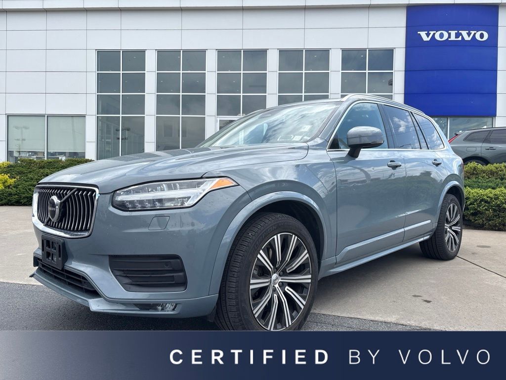 2023 Volvo XC90 B5 Core 4WD's photo